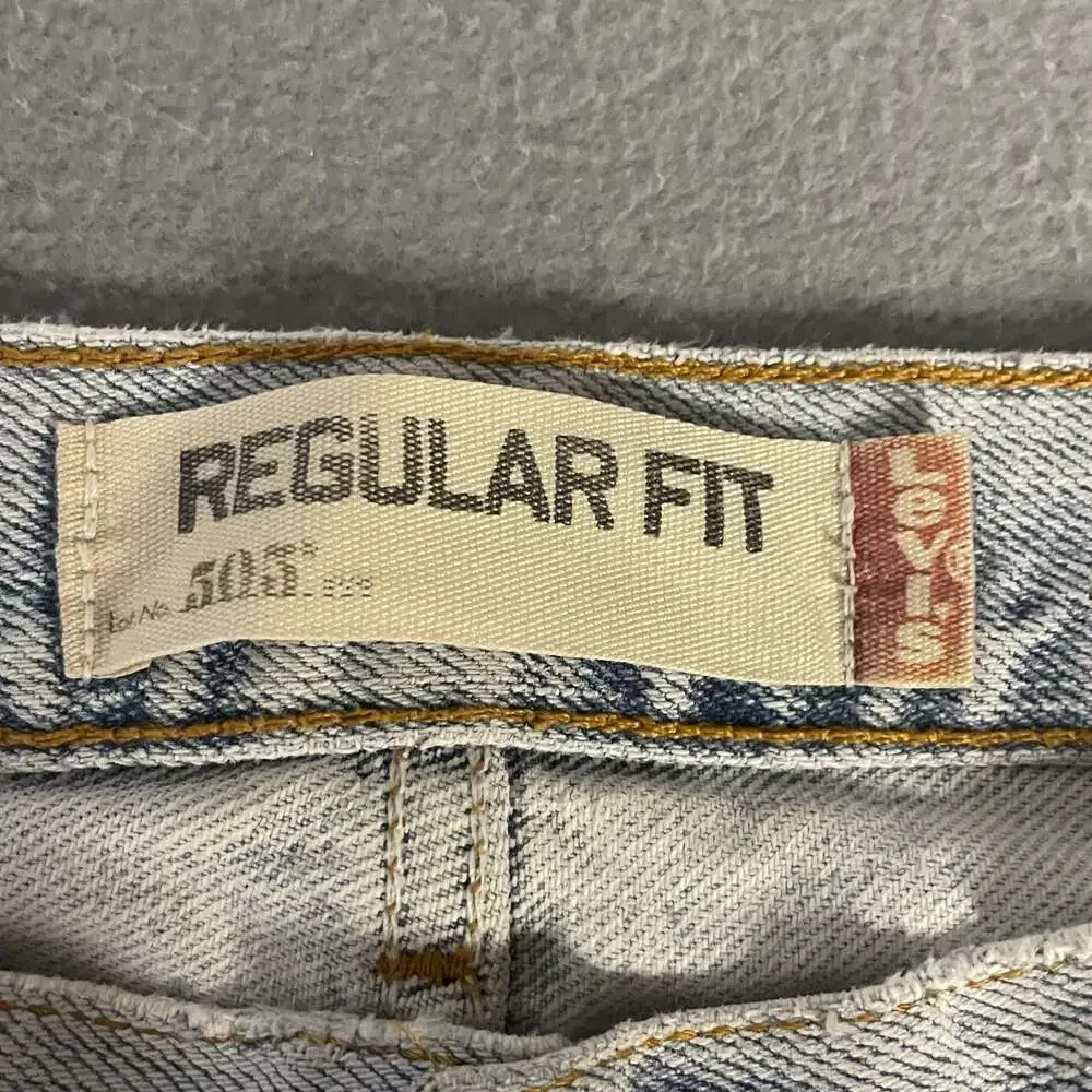 90s Levi's 505 Regular Fit Straight Leg Light Wash Denim Jeans Size mens W34 L30